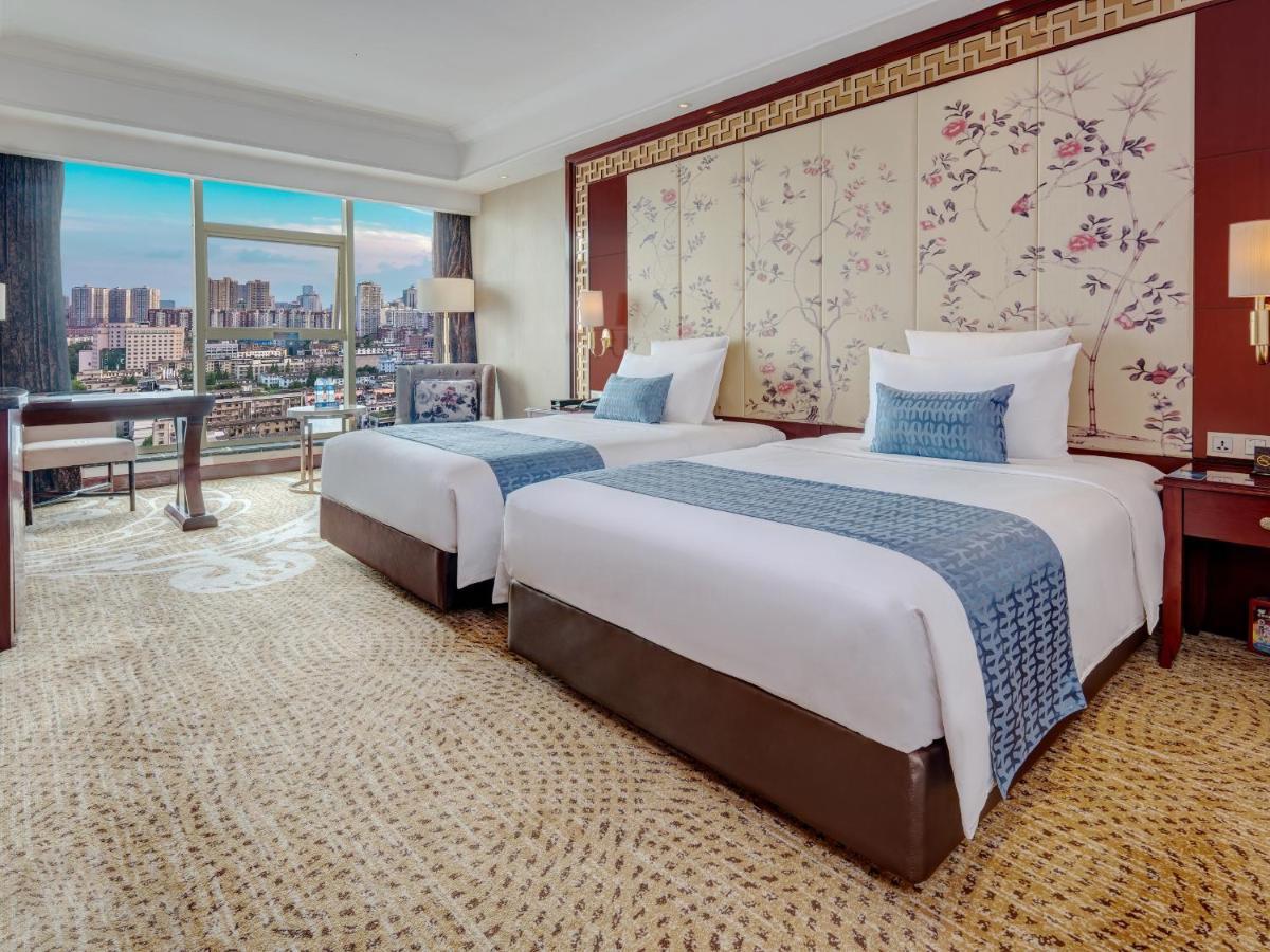 Days Hotel & Suites China Town---Five Minutes To Reach Changsha Station, The Metro Line 2 & Line 6 Are Nearby,Free Gym & Laundromat,Chinese And Western Buffet Breakfast Is Offered On The 31St Floor Esterno foto