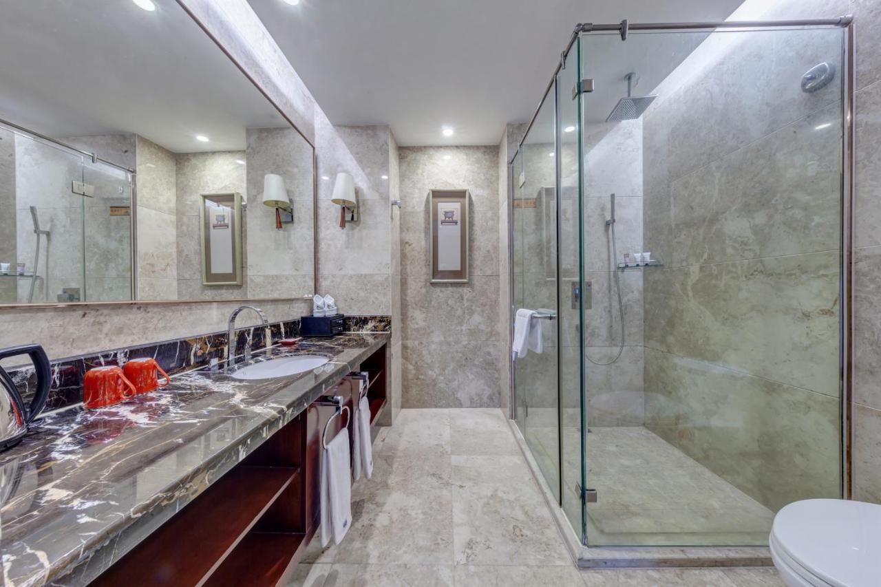 Days Hotel & Suites China Town---Five Minutes To Reach Changsha Station, The Metro Line 2 & Line 6 Are Nearby,Free Gym & Laundromat,Chinese And Western Buffet Breakfast Is Offered On The 31St Floor Esterno foto