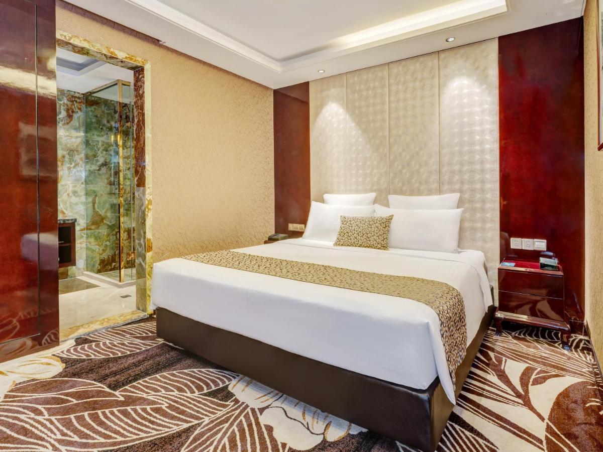 Days Hotel & Suites China Town---Five Minutes To Reach Changsha Station, The Metro Line 2 & Line 6 Are Nearby,Free Gym & Laundromat,Chinese And Western Buffet Breakfast Is Offered On The 31St Floor Esterno foto
