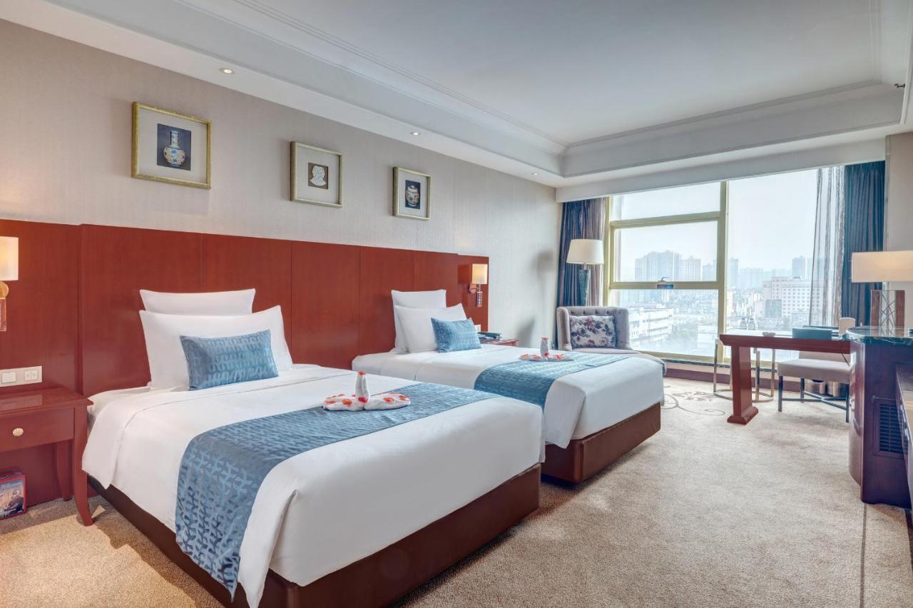 Days Hotel & Suites China Town---Five Minutes To Reach Changsha Station, The Metro Line 2 & Line 6 Are Nearby,Free Gym & Laundromat,Chinese And Western Buffet Breakfast Is Offered On The 31St Floor Esterno foto