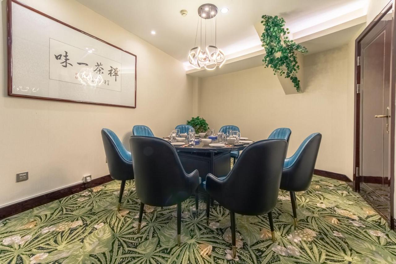 Days Hotel & Suites China Town---Five Minutes To Reach Changsha Station, The Metro Line 2 & Line 6 Are Nearby,Free Gym & Laundromat,Chinese And Western Buffet Breakfast Is Offered On The 31St Floor Esterno foto
