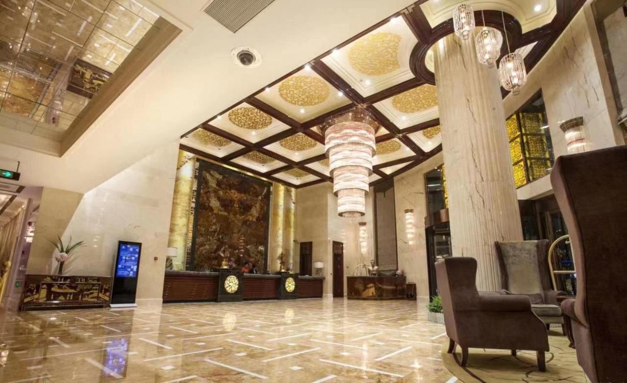Days Hotel & Suites China Town---Five Minutes To Reach Changsha Station, The Metro Line 2 & Line 6 Are Nearby,Free Gym & Laundromat,Chinese And Western Buffet Breakfast Is Offered On The 31St Floor Esterno foto