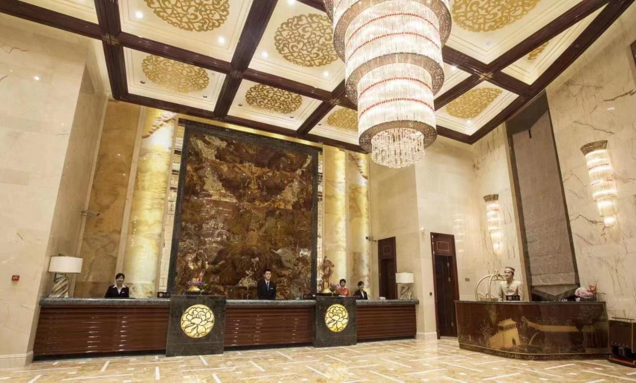 Days Hotel & Suites China Town---Five Minutes To Reach Changsha Station, The Metro Line 2 & Line 6 Are Nearby,Free Gym & Laundromat,Chinese And Western Buffet Breakfast Is Offered On The 31St Floor Esterno foto
